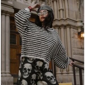 Lala Womens Striped Fuzzy Knit Sweater L XL Black White Cozy Pullover